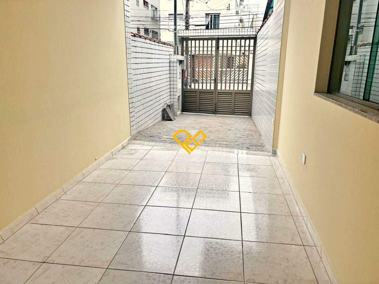 Sobreposta Baixa à venda no Embaré: Garagem