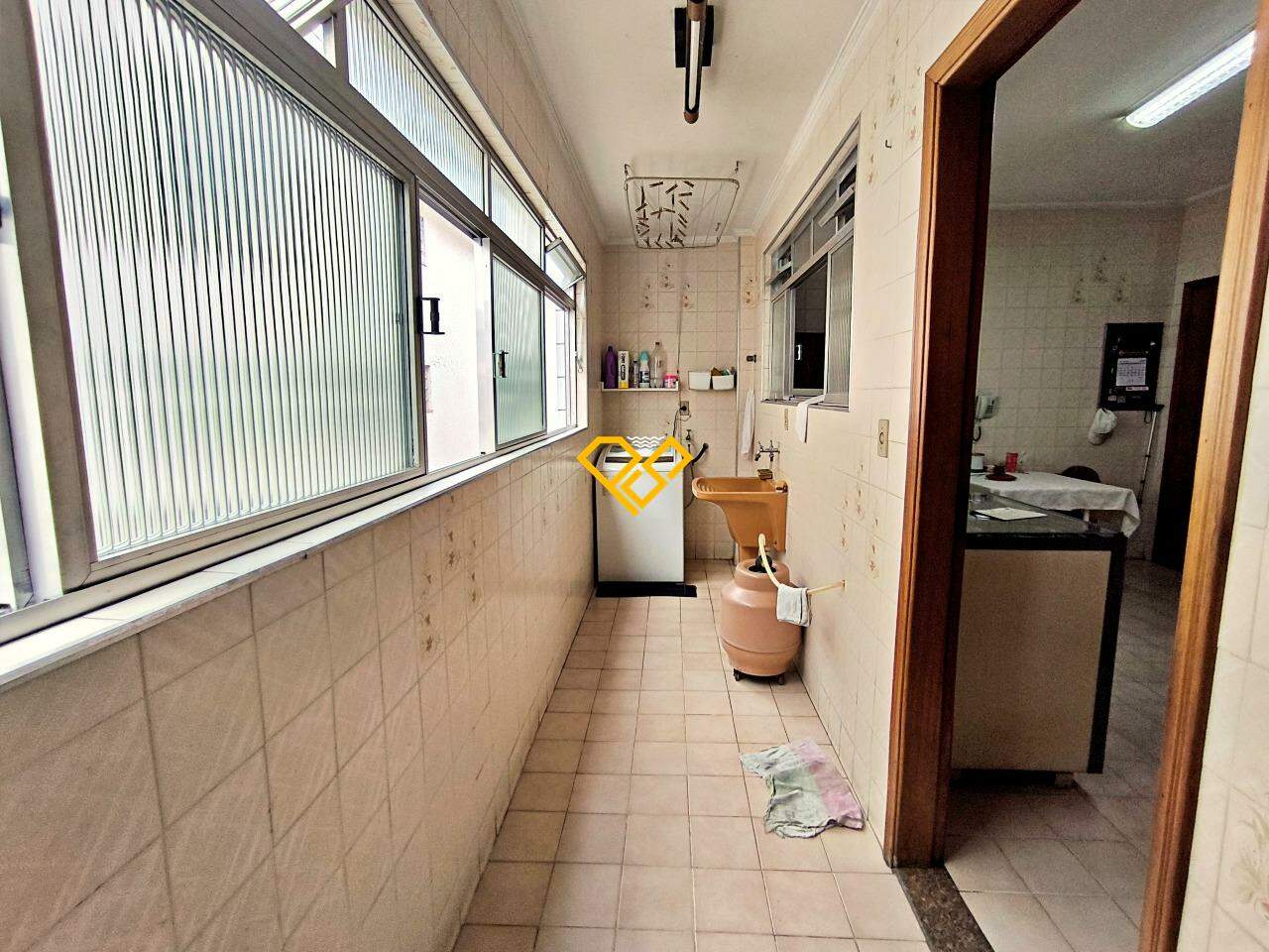 Apartamento à venda no Ponta da Praia: Área de serviço