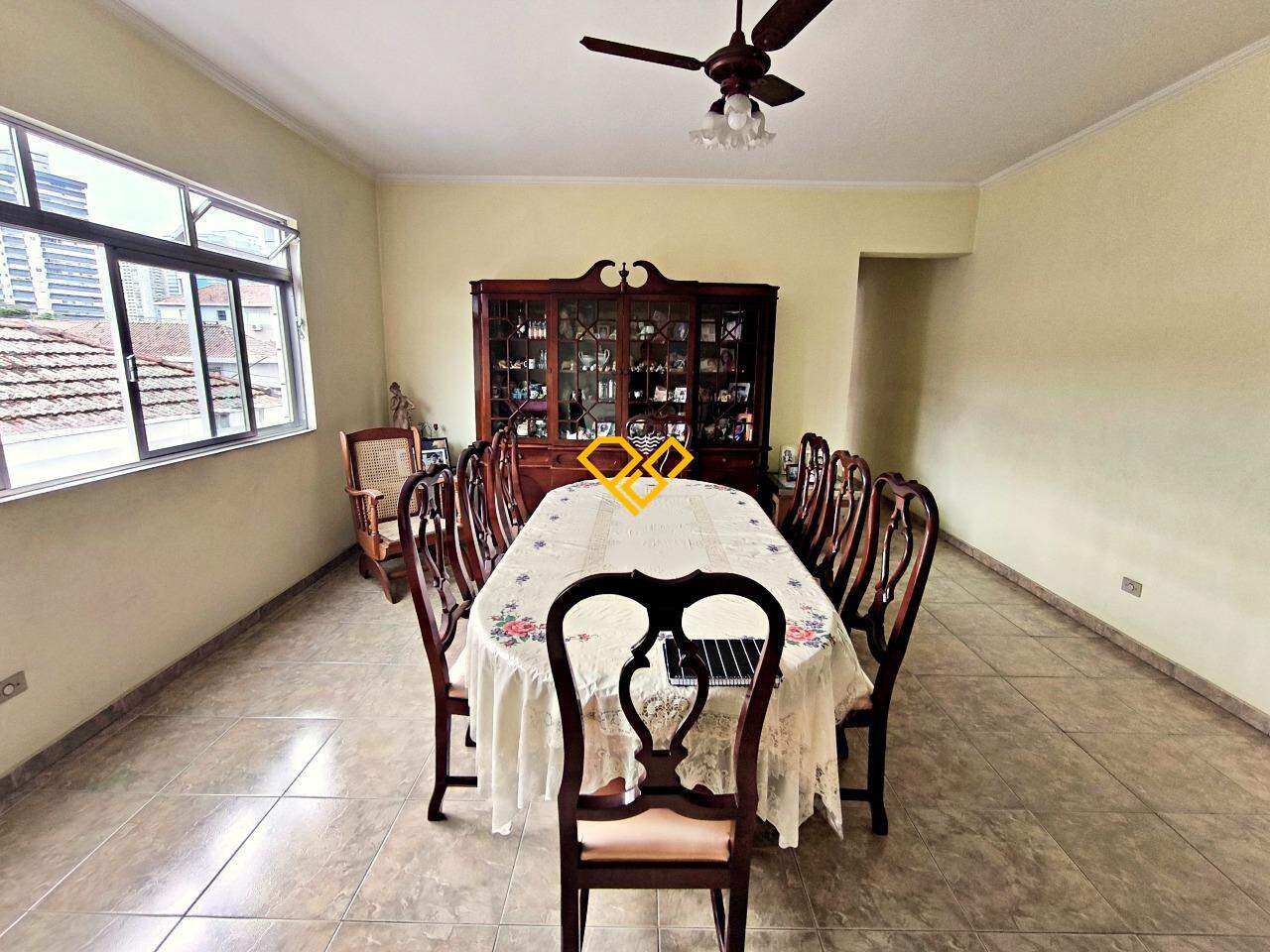 Apartamento à venda no Ponta da Praia: Sala