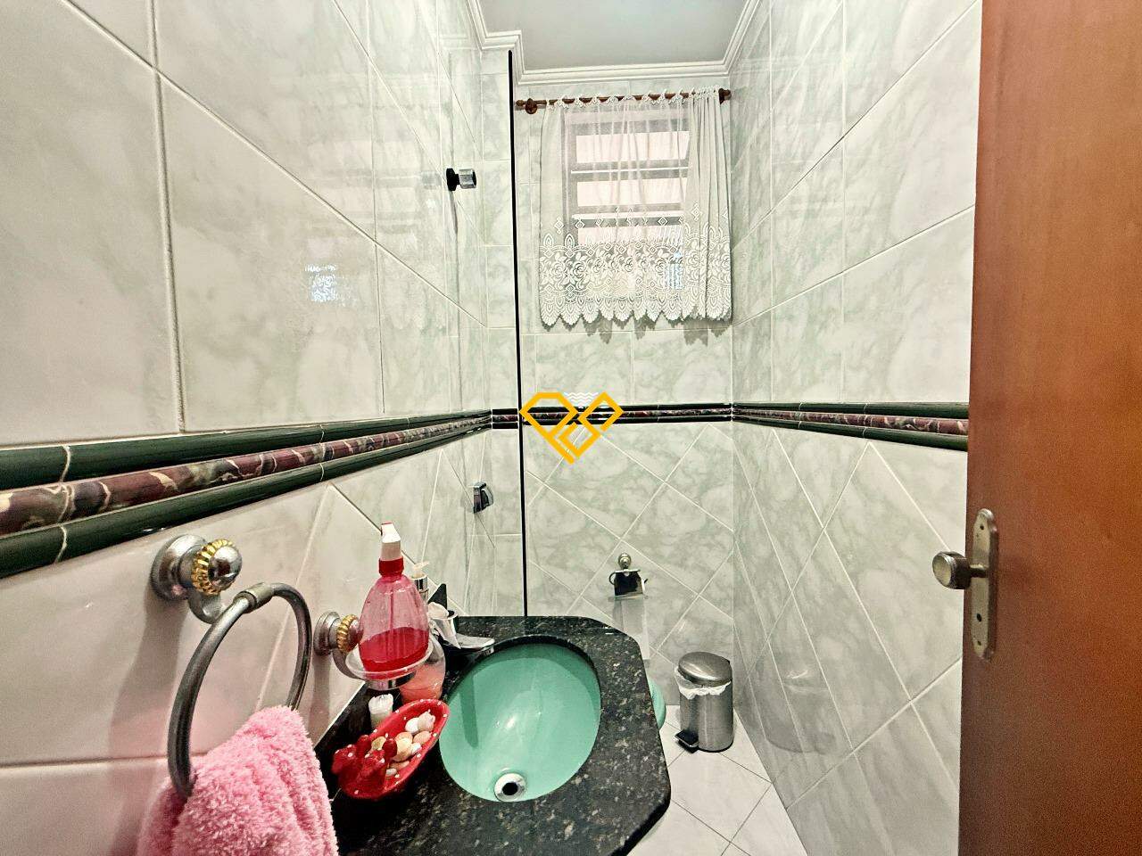 Sobreposta Alta à venda no Marapé: Lavabo
