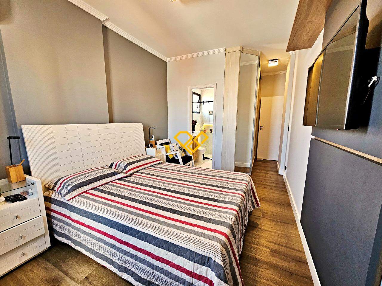 Apartamento à venda no Embaré: Dormitório 1 - suíte