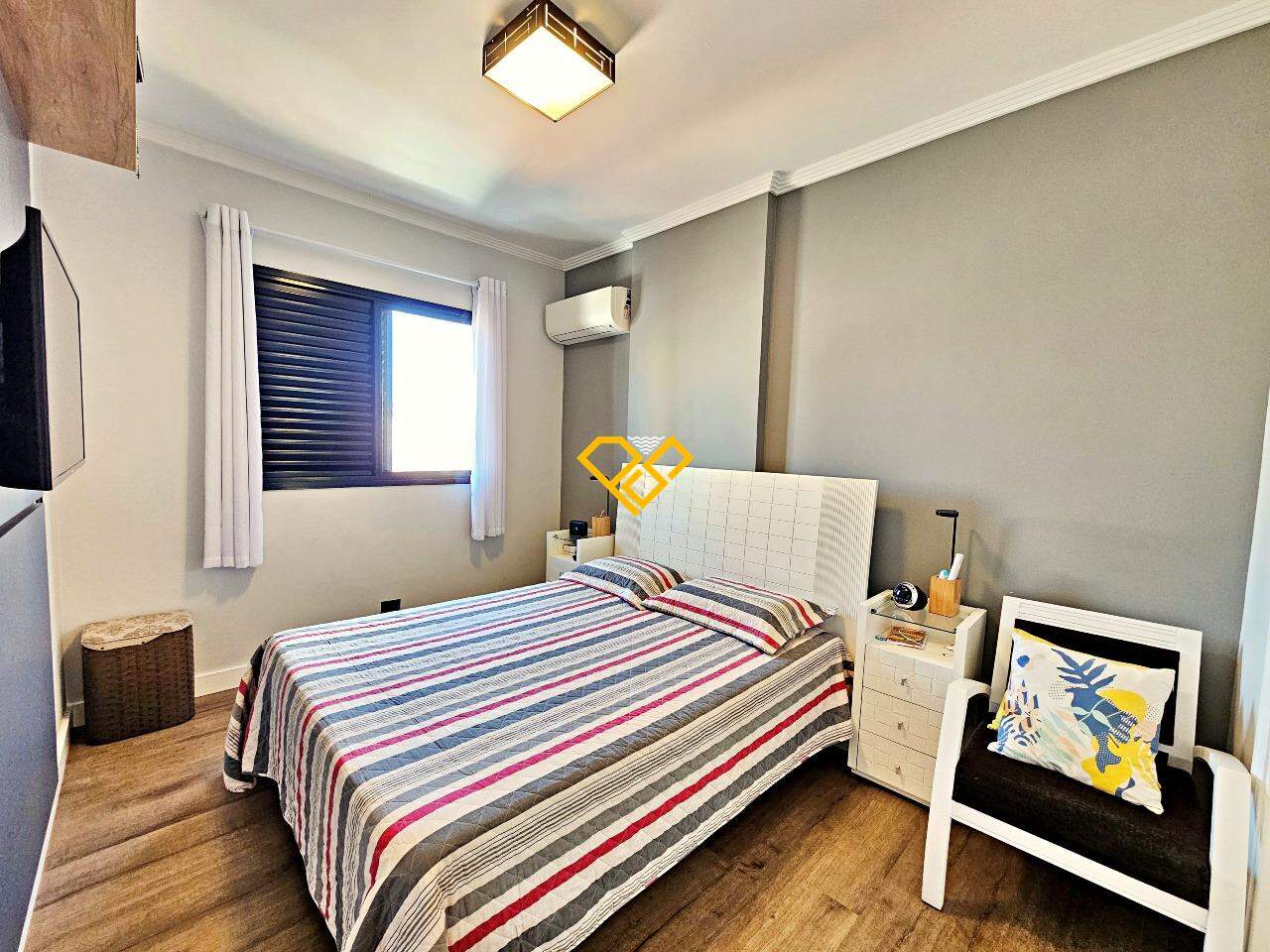 Apartamento à venda no Embaré: Dormitório 1 - suíte