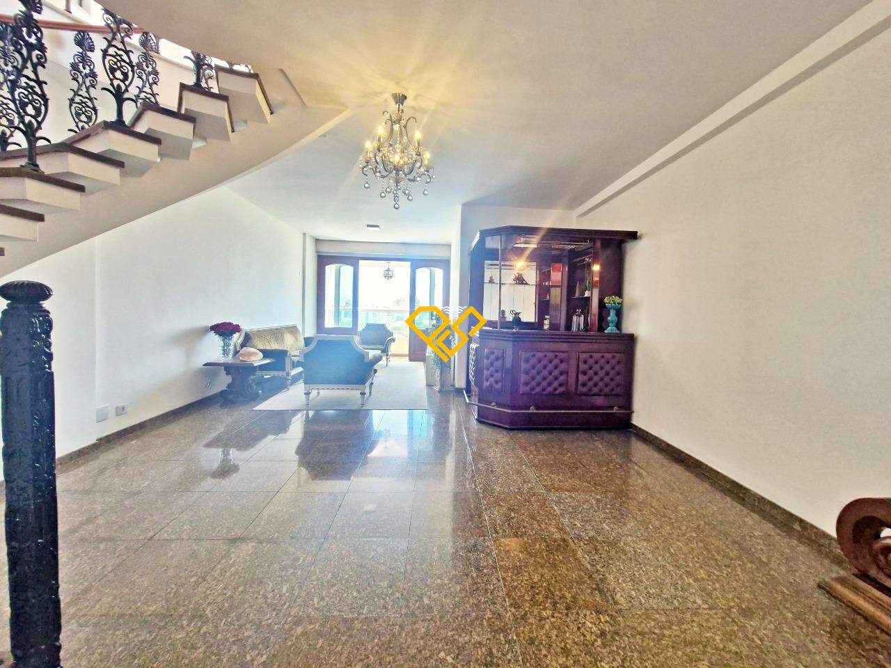 Cobertura à venda no Ponta da Praia: Sala 1º andar