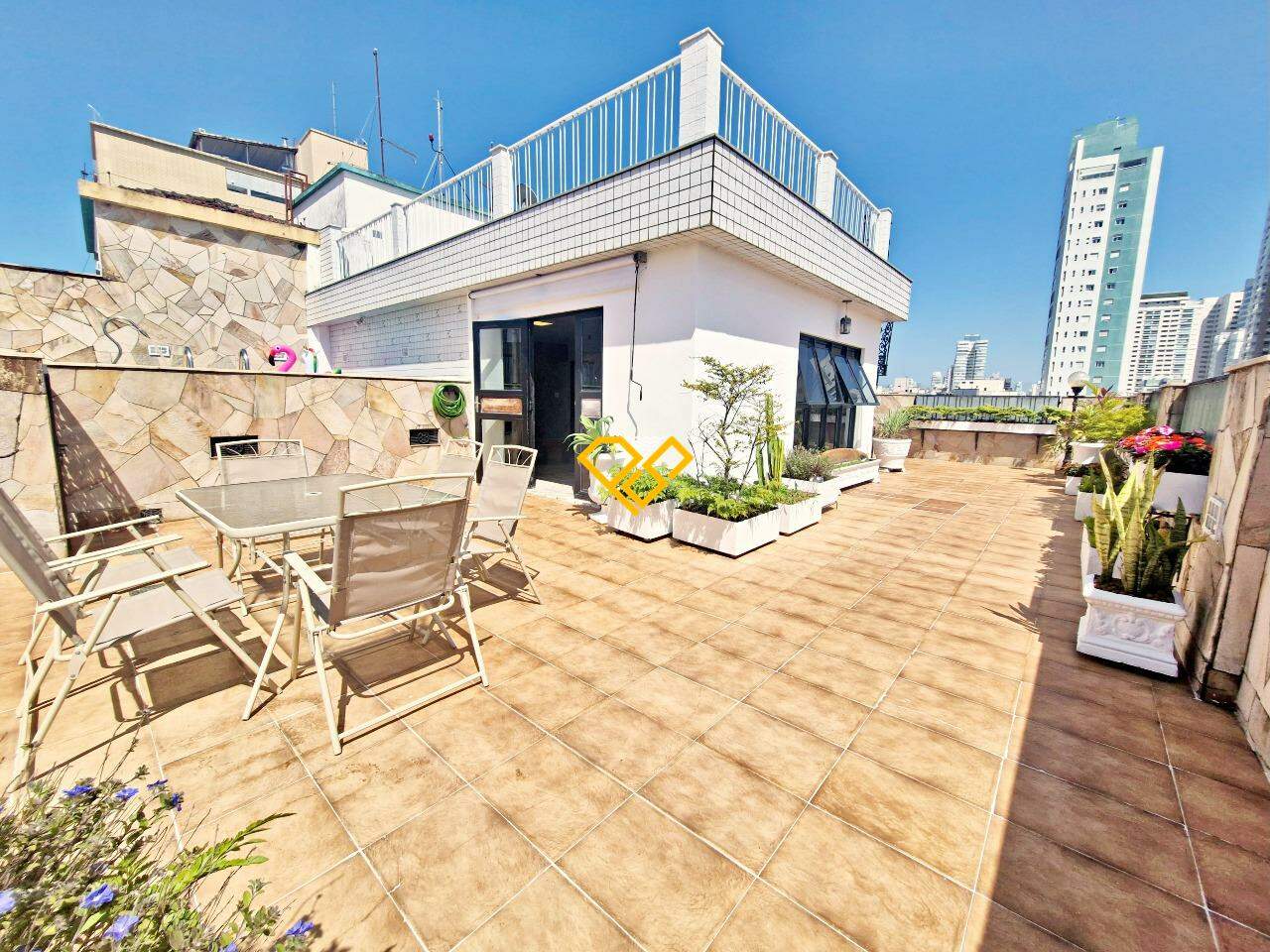 Cobertura à venda no Ponta da Praia: Área externa