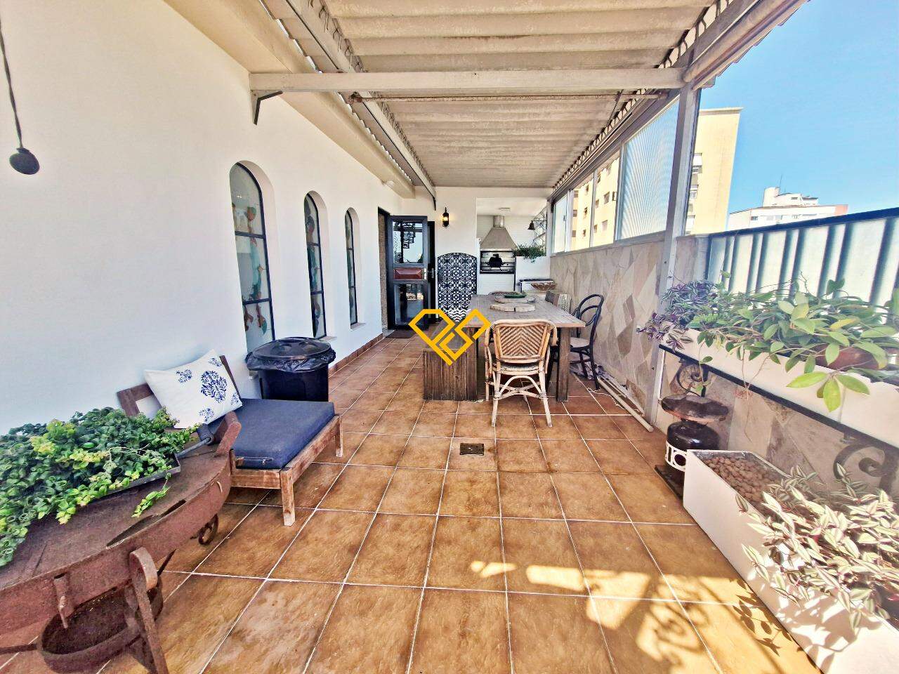 Cobertura à venda no Ponta da Praia: Área gourmet com churrasqueira