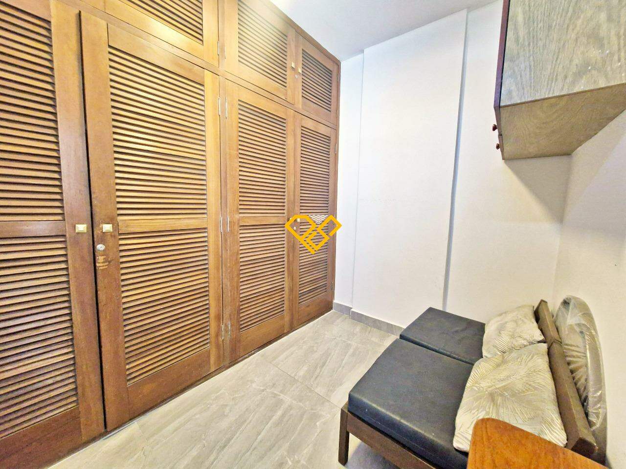 Cobertura à venda no Ponta da Praia: Dependência