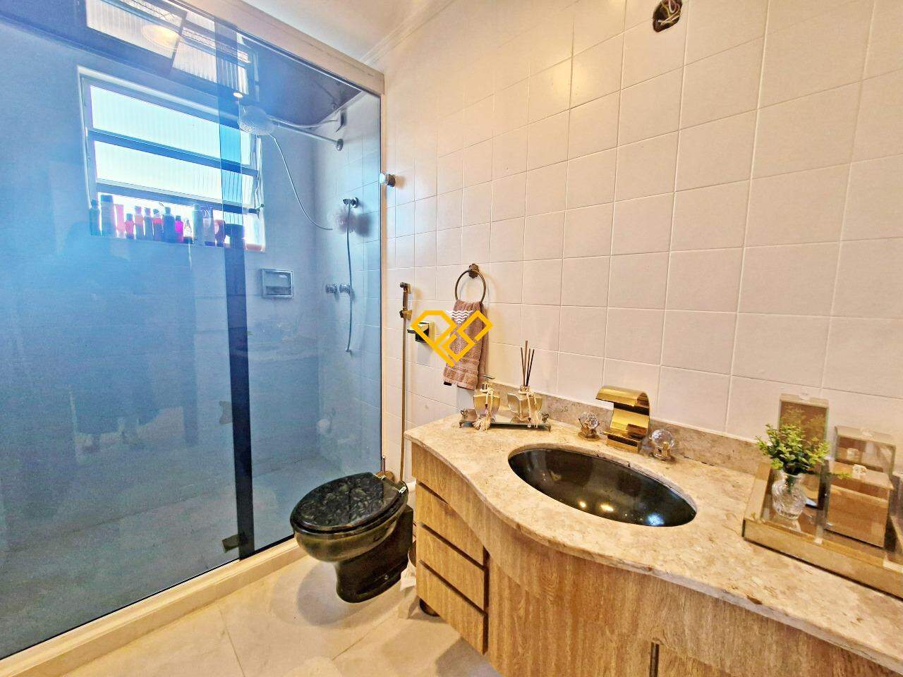 Cobertura à venda no Ponta da Praia: Wc suíte 1 - master