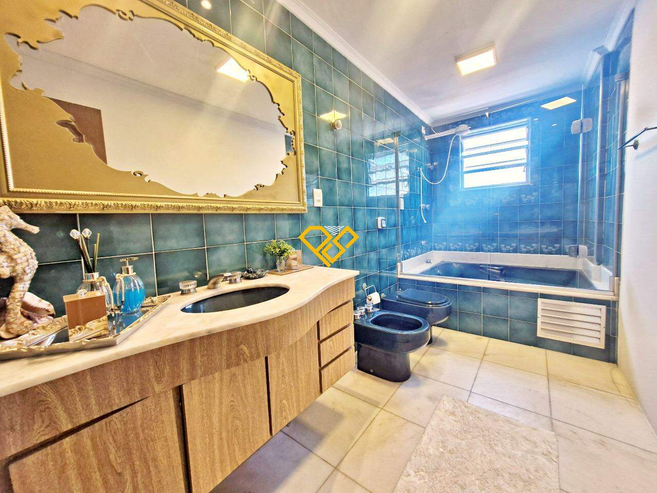 Cobertura à venda no Ponta da Praia: Wc social