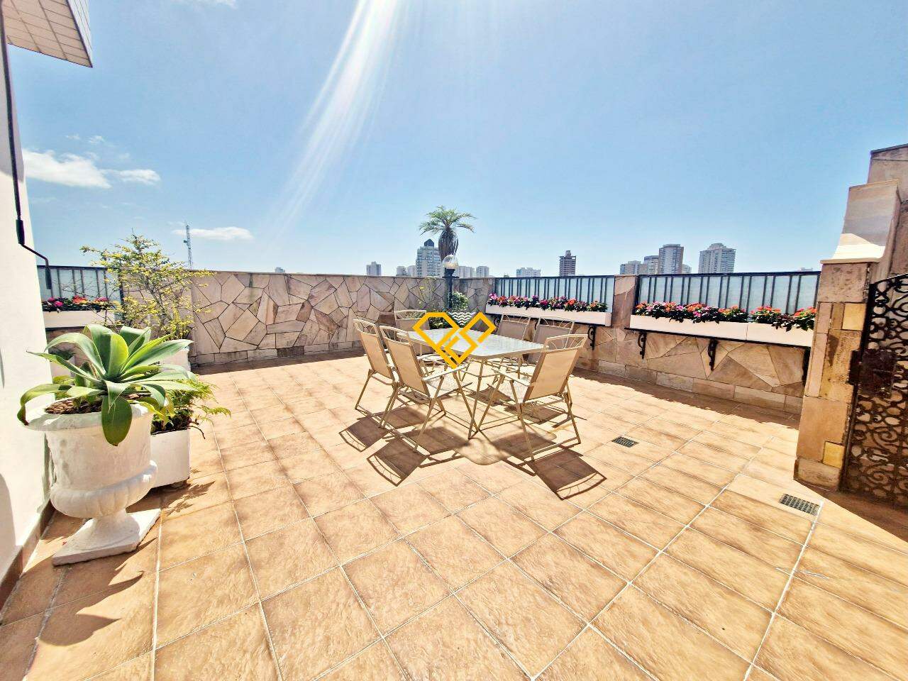 Cobertura à venda no Ponta da Praia: Área externa