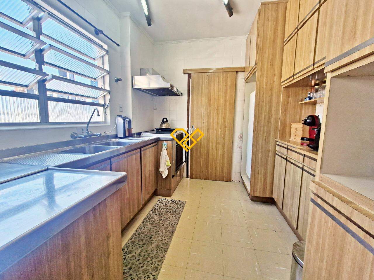 Cobertura à venda no Ponta da Praia: Cozinha