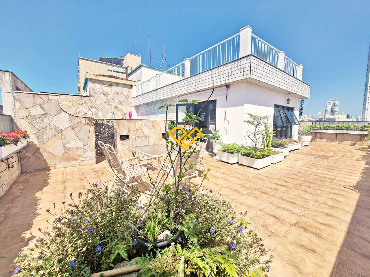 Cobertura à venda no Ponta da Praia: Área externa