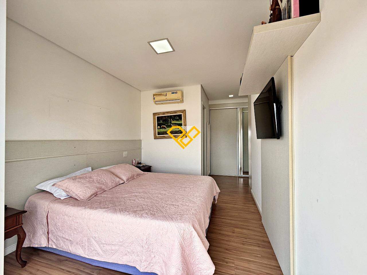 Apartamento à venda no Embaré: Dormitório 1 - suíte master