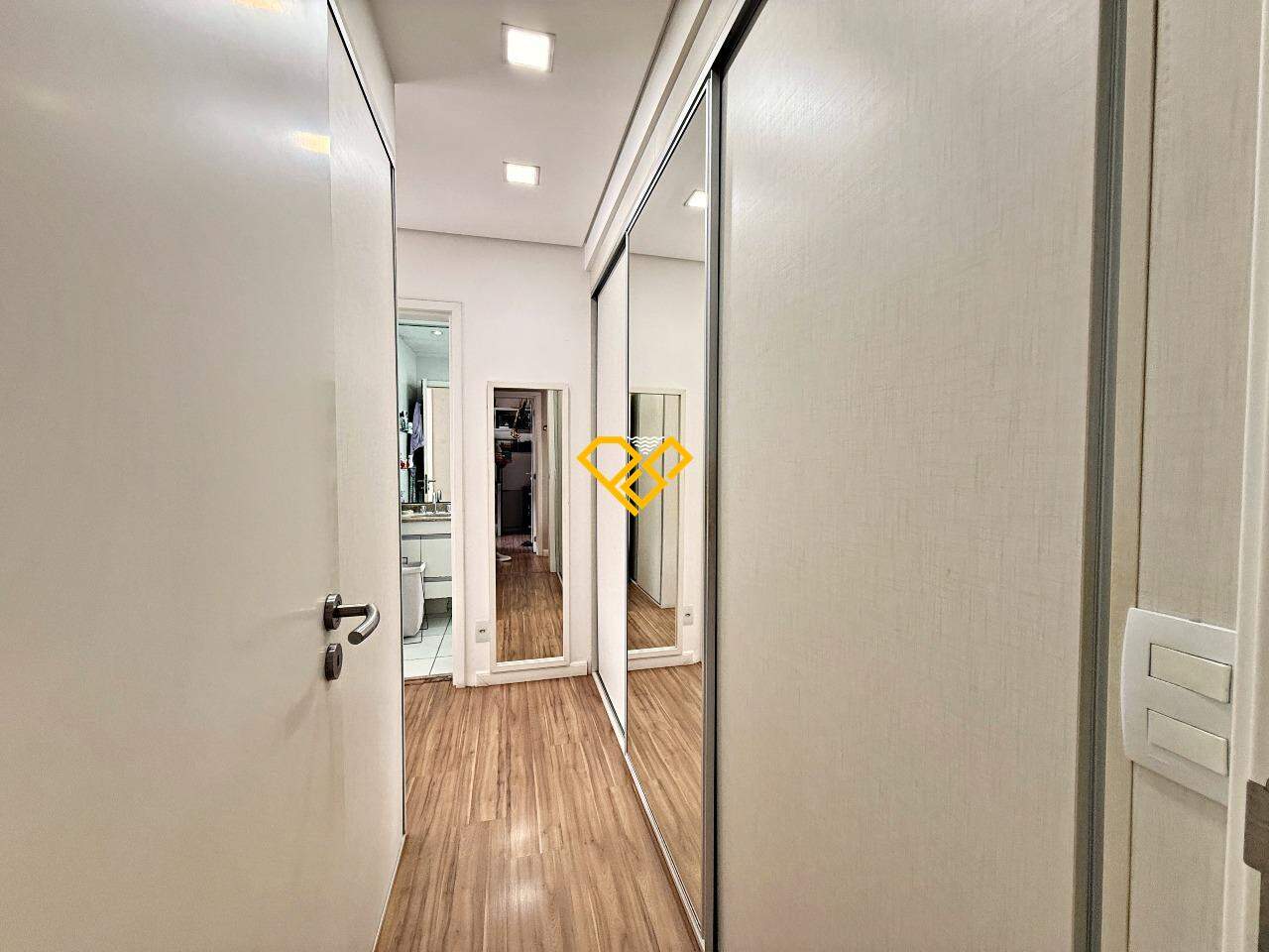 Apartamento à venda no Embaré: Dormitório 1 - suíte master