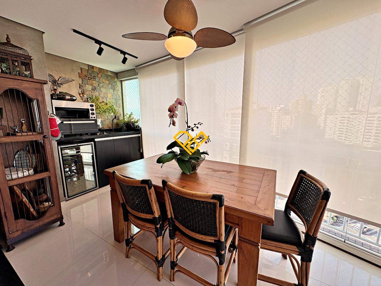 Apartamento à venda no Ponta da Praia: Varanda