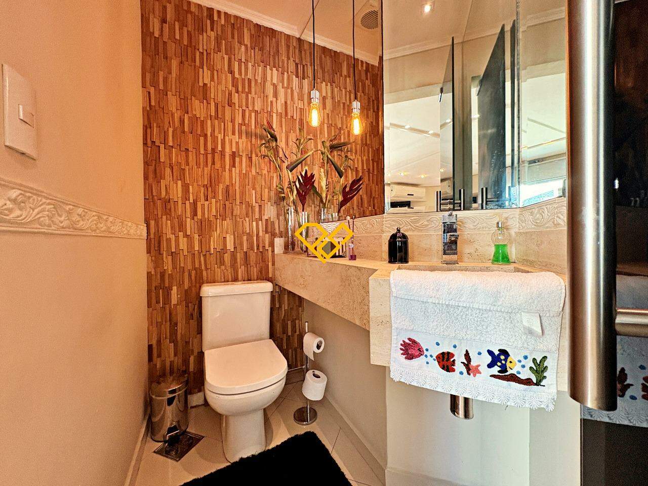 Apartamento à venda no Ponta da Praia: Lavabo