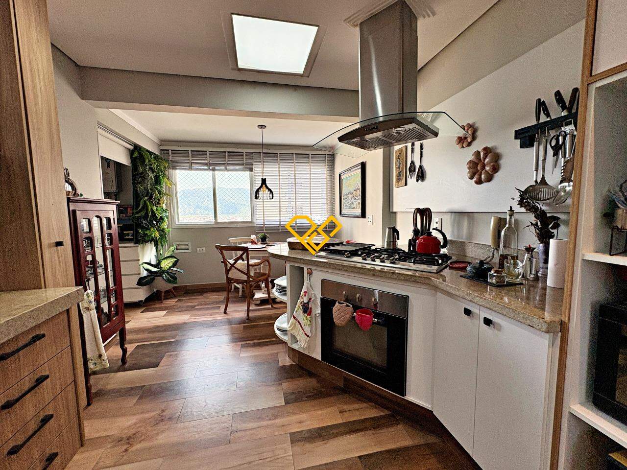 Apartamento à venda no Ponta da Praia: Cozinha