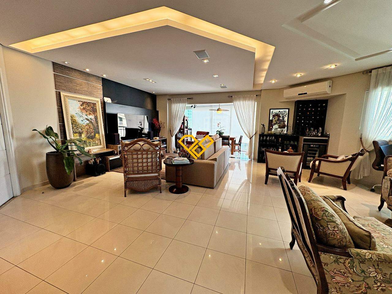 Apartamento à venda no Ponta da Praia: Sala