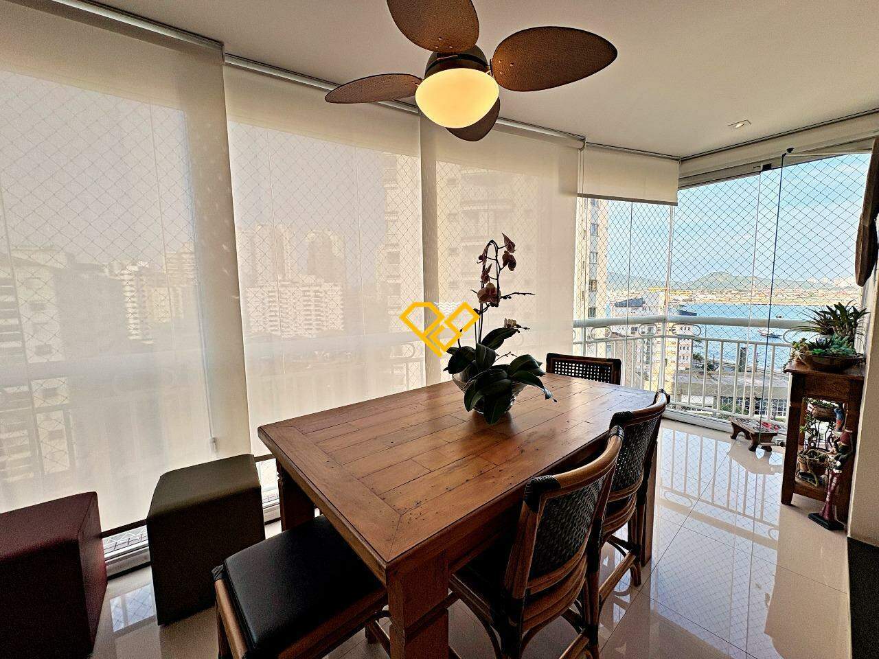 Apartamento à venda no Ponta da Praia: Varanda