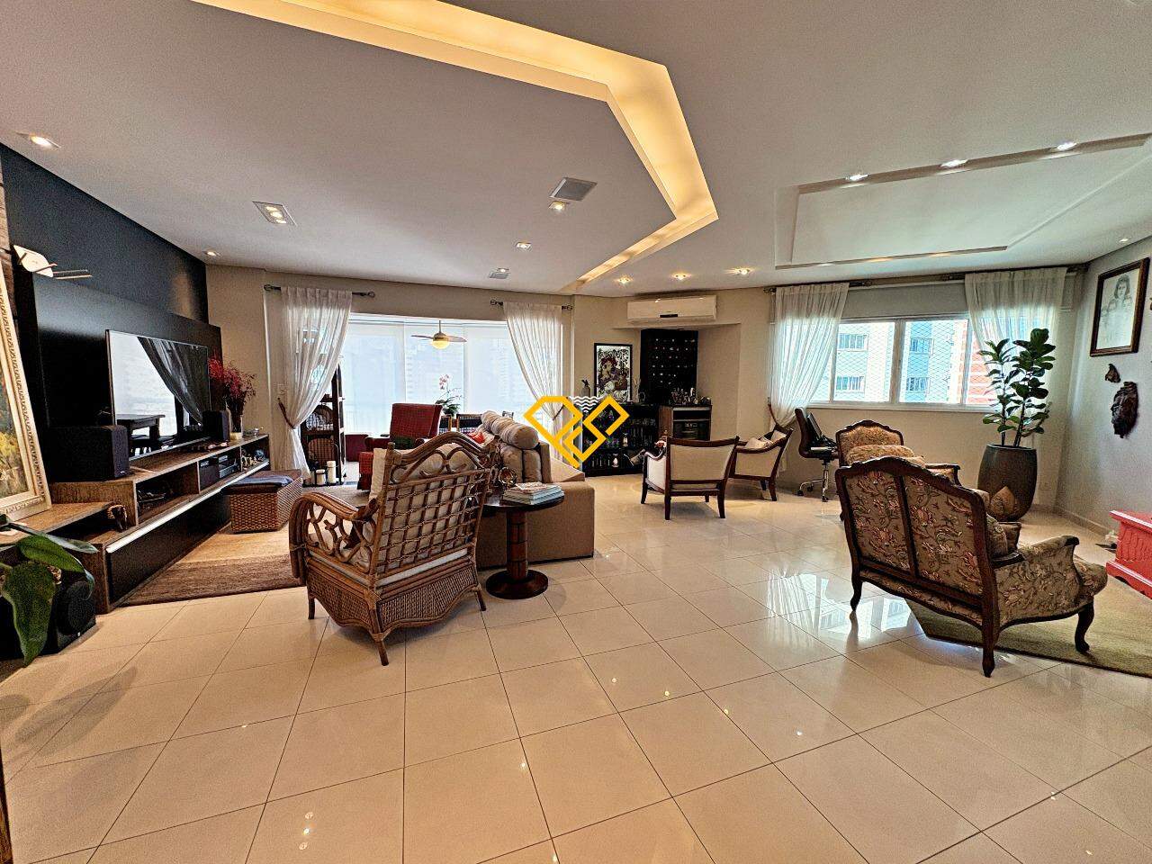 Apartamento à venda no Ponta da Praia: Sala