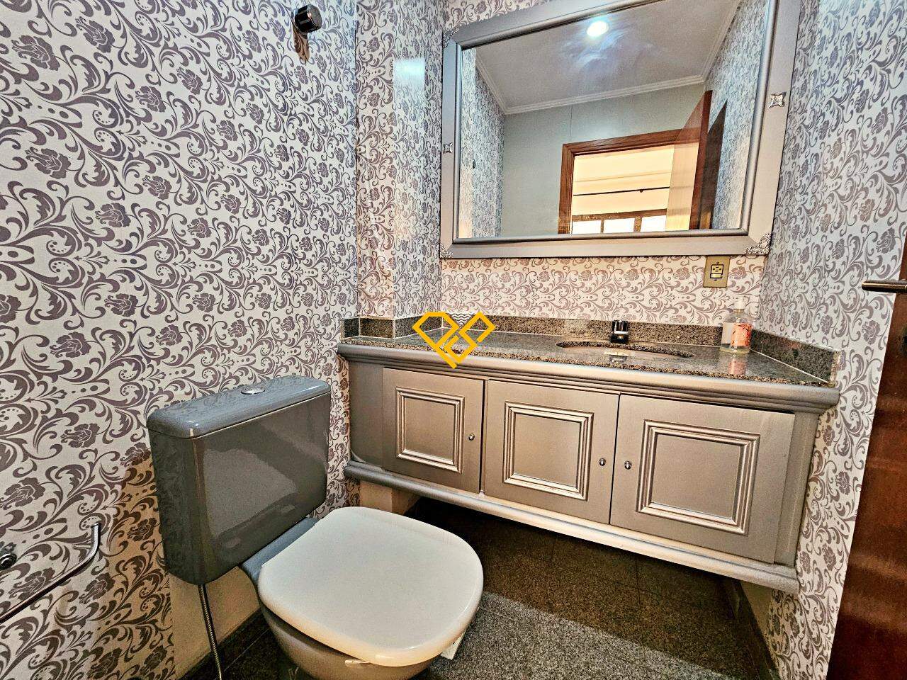 Apartamento à venda no Boqueirão: Lavabo