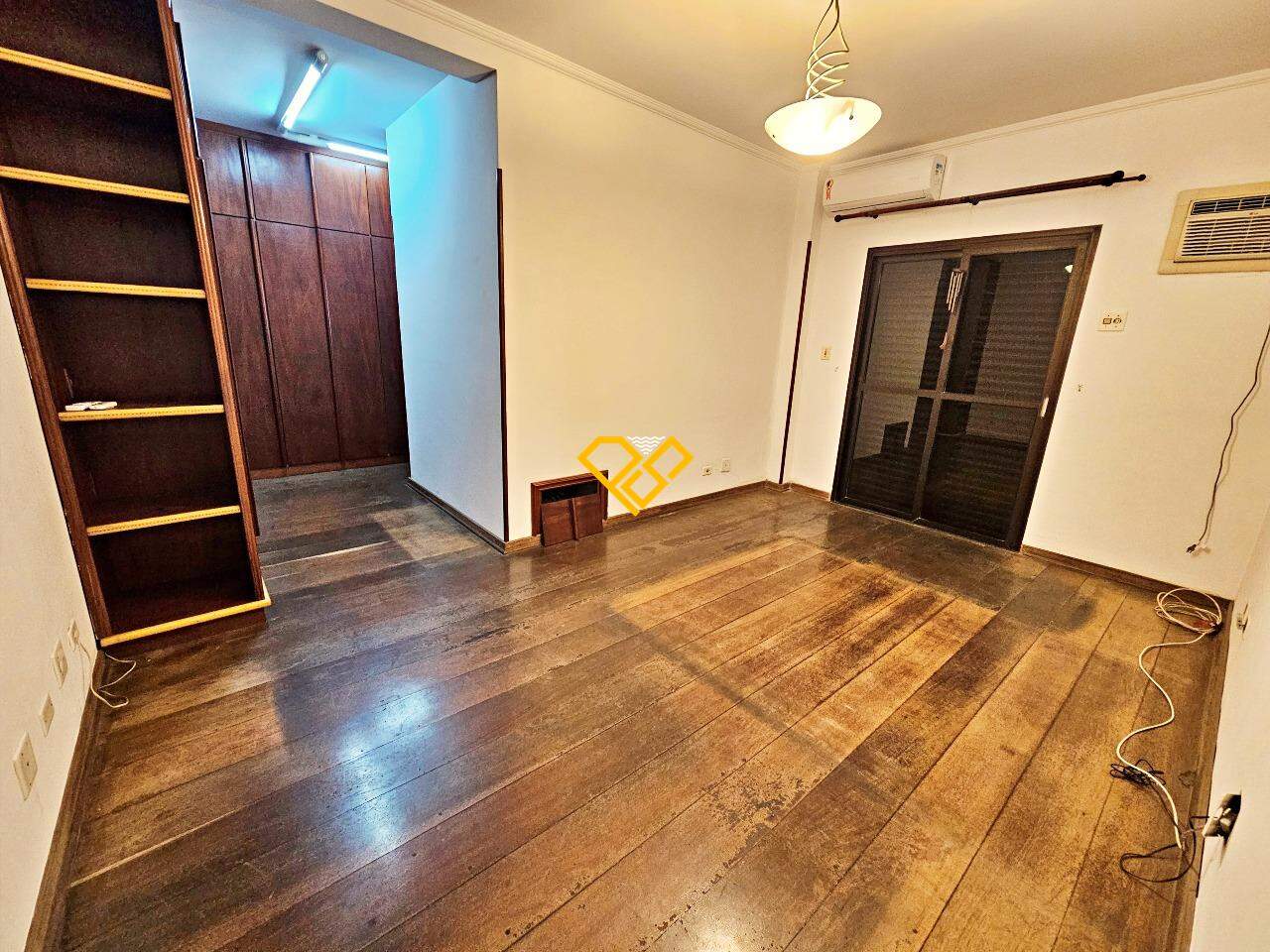Apartamento à venda no Boqueirão: Dormitório 1 - suíte