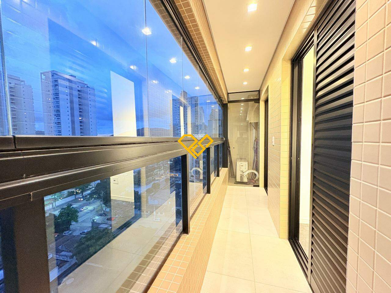 Apartamento para aluguel no Ponta da Praia: Varanda