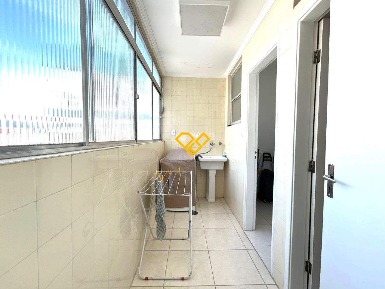 Apartamento à venda no Embaré: Área de serviço