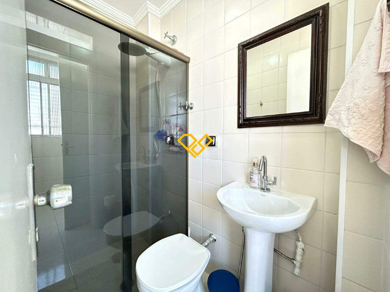 Apartamento à venda no Embaré: Wc de serviço