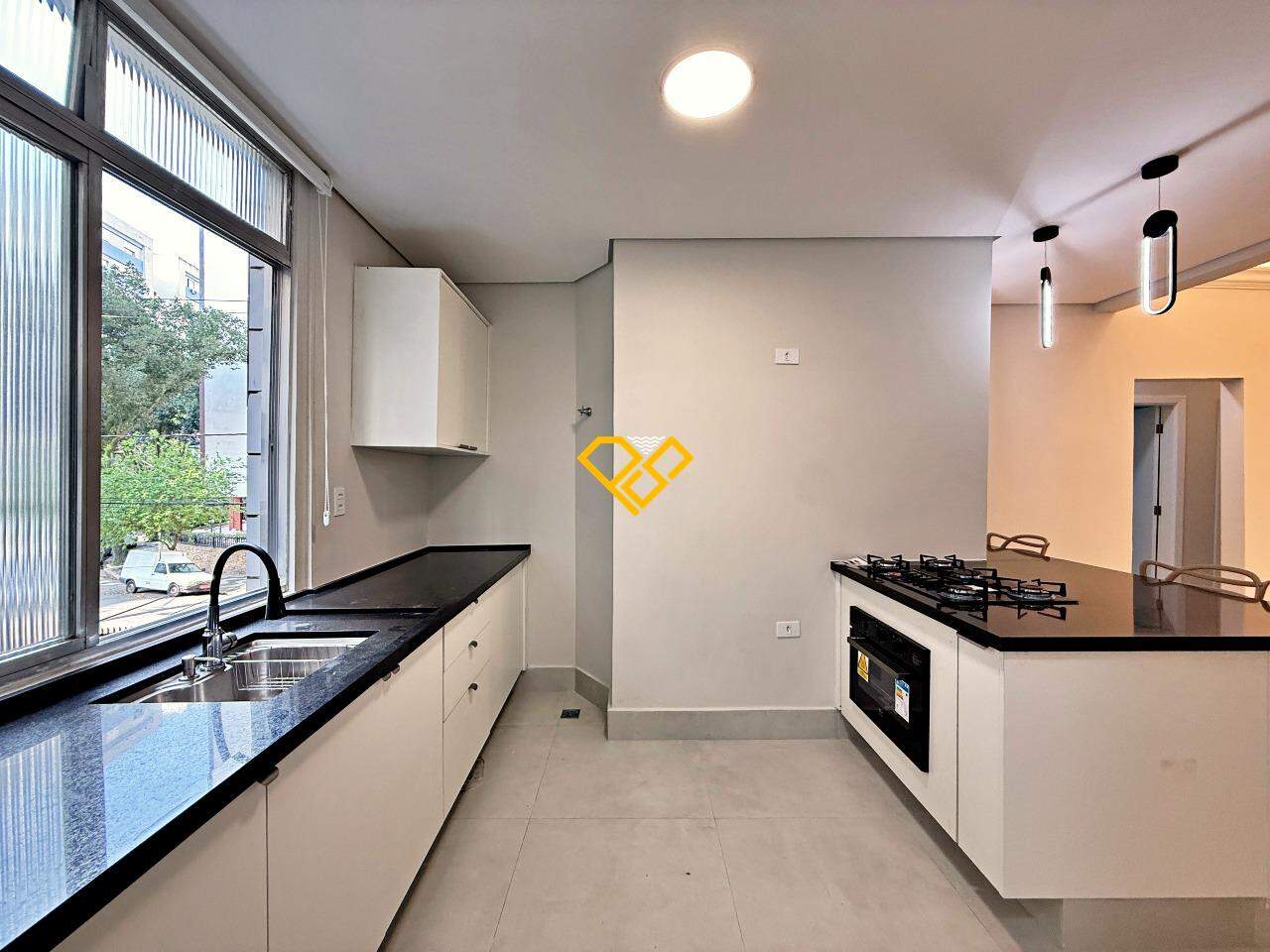 Apartamento à venda no Gonzaga: Cozinha
