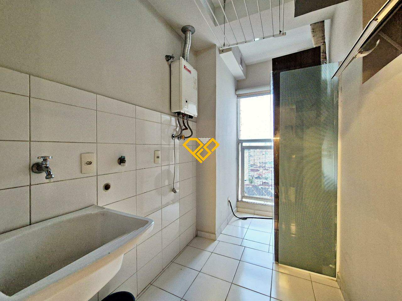 Apartamento à venda no Vila Belmiro: Área de serviço