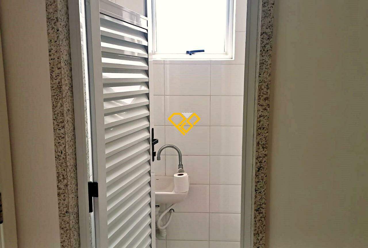 Apartamento à venda no Gonzaga: Wc de serviço
