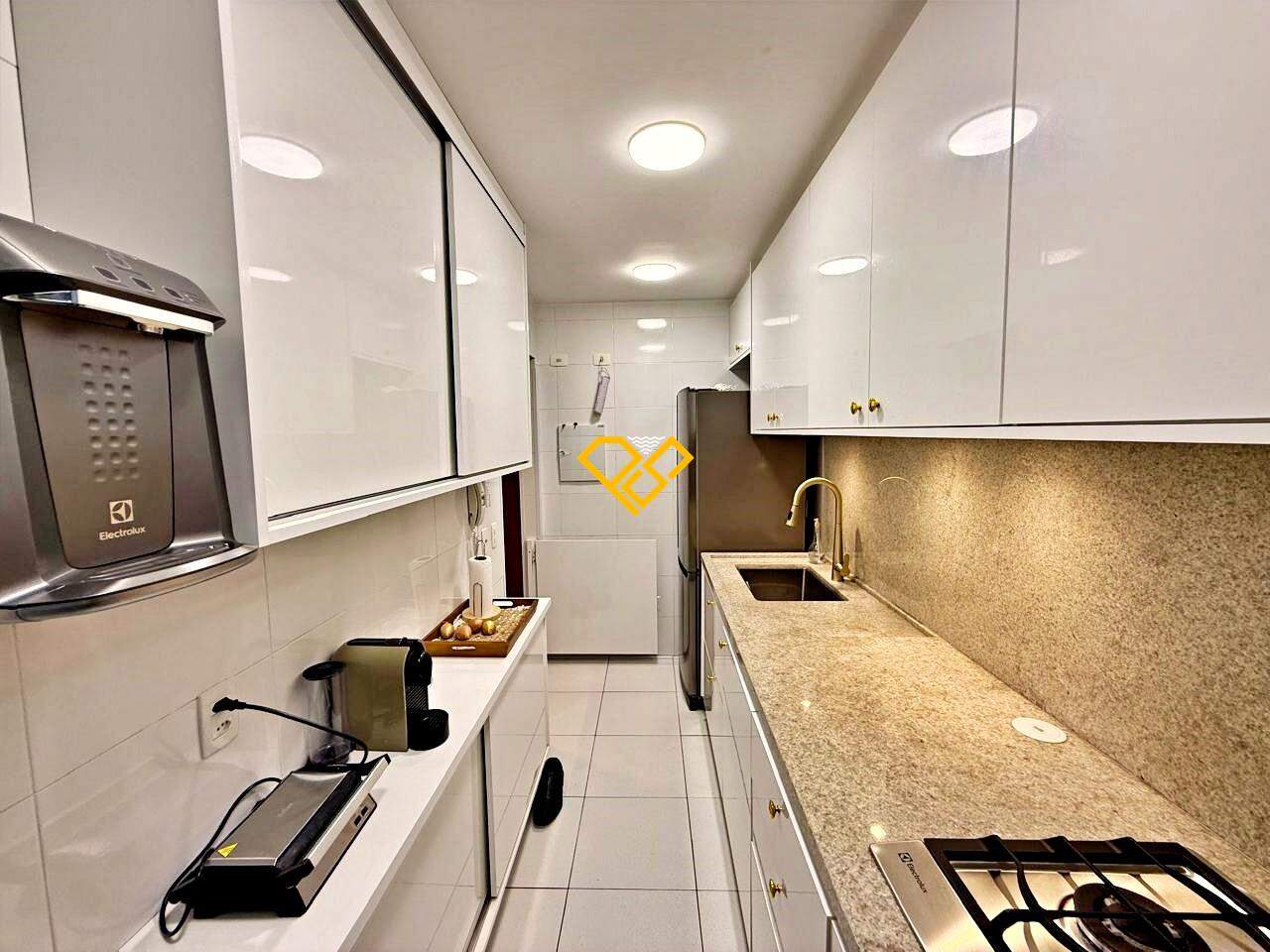 Apartamento à venda no Gonzaga: Cozinha