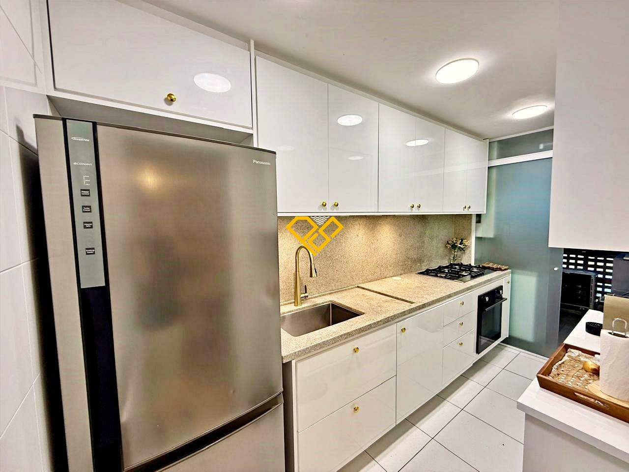 Apartamento à venda no Gonzaga: Cozinha