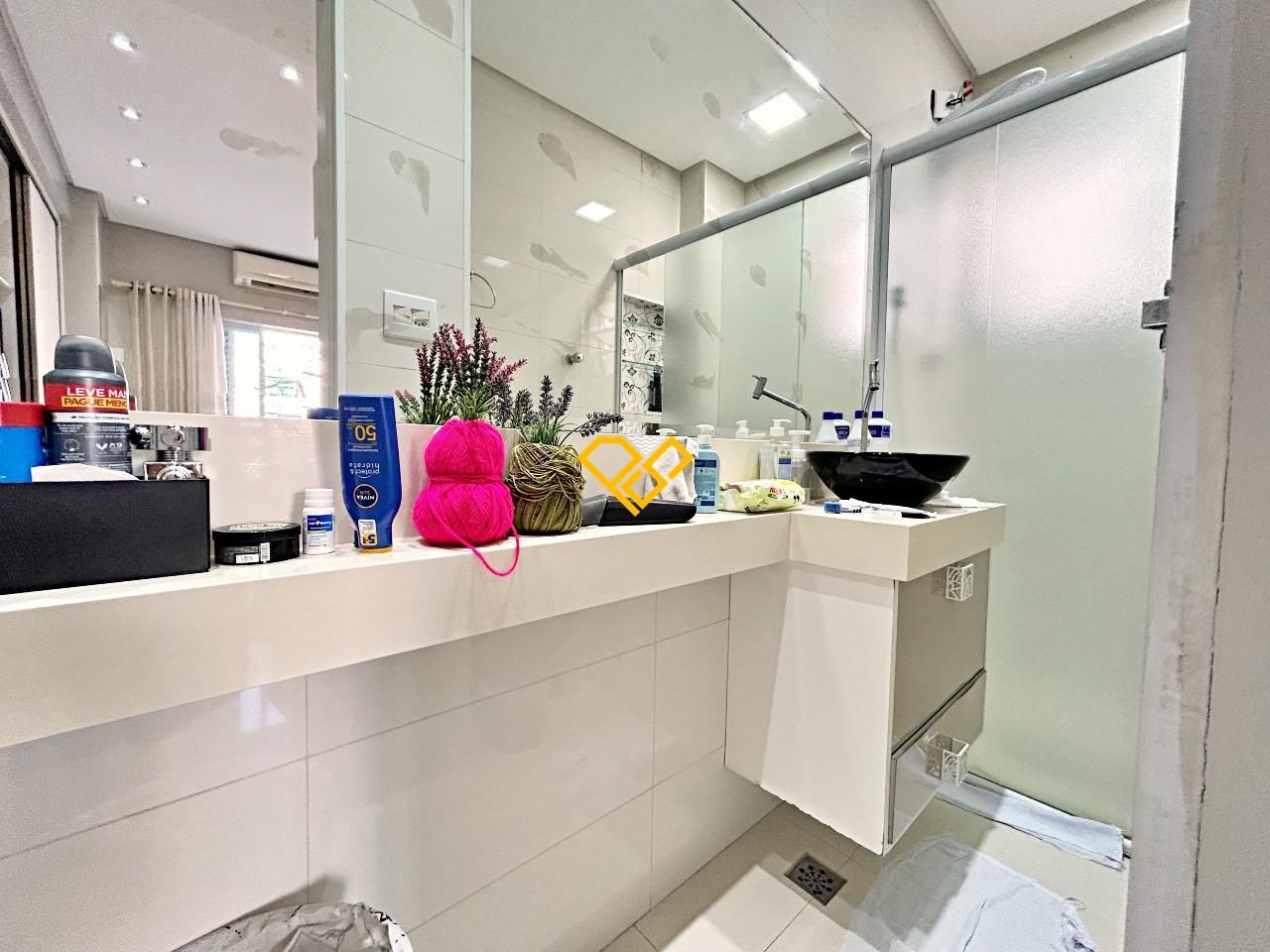 Apartamento à venda no Gonzaga: Wc suíte