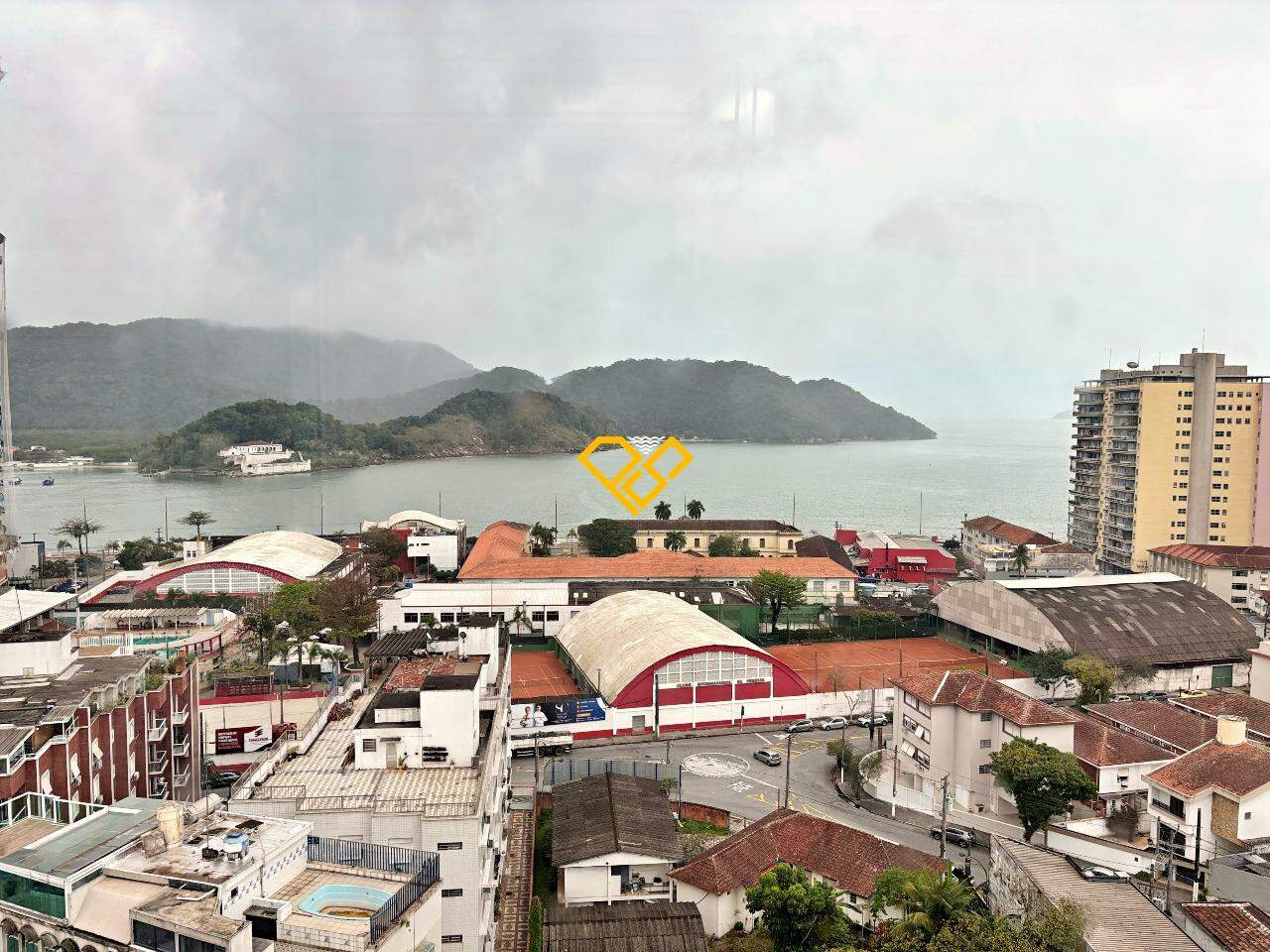 Cobertura à venda no Ponta da Praia: Vista