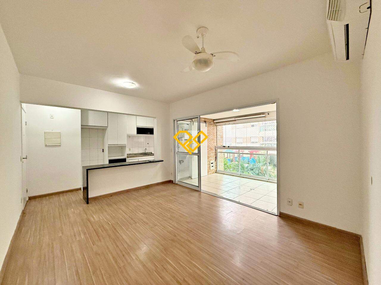 Apartamento à venda no Ponta da Praia: Sala