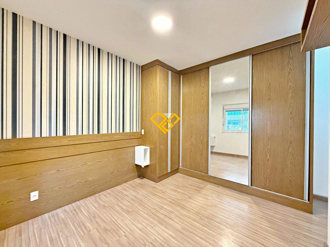 Apartamento à venda no Ponta da Praia: Dormitório 1 - suíte