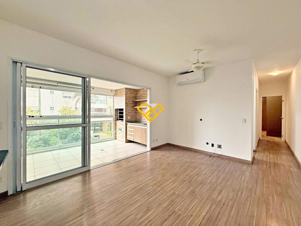 Apartamento à venda no Ponta da Praia: Sala