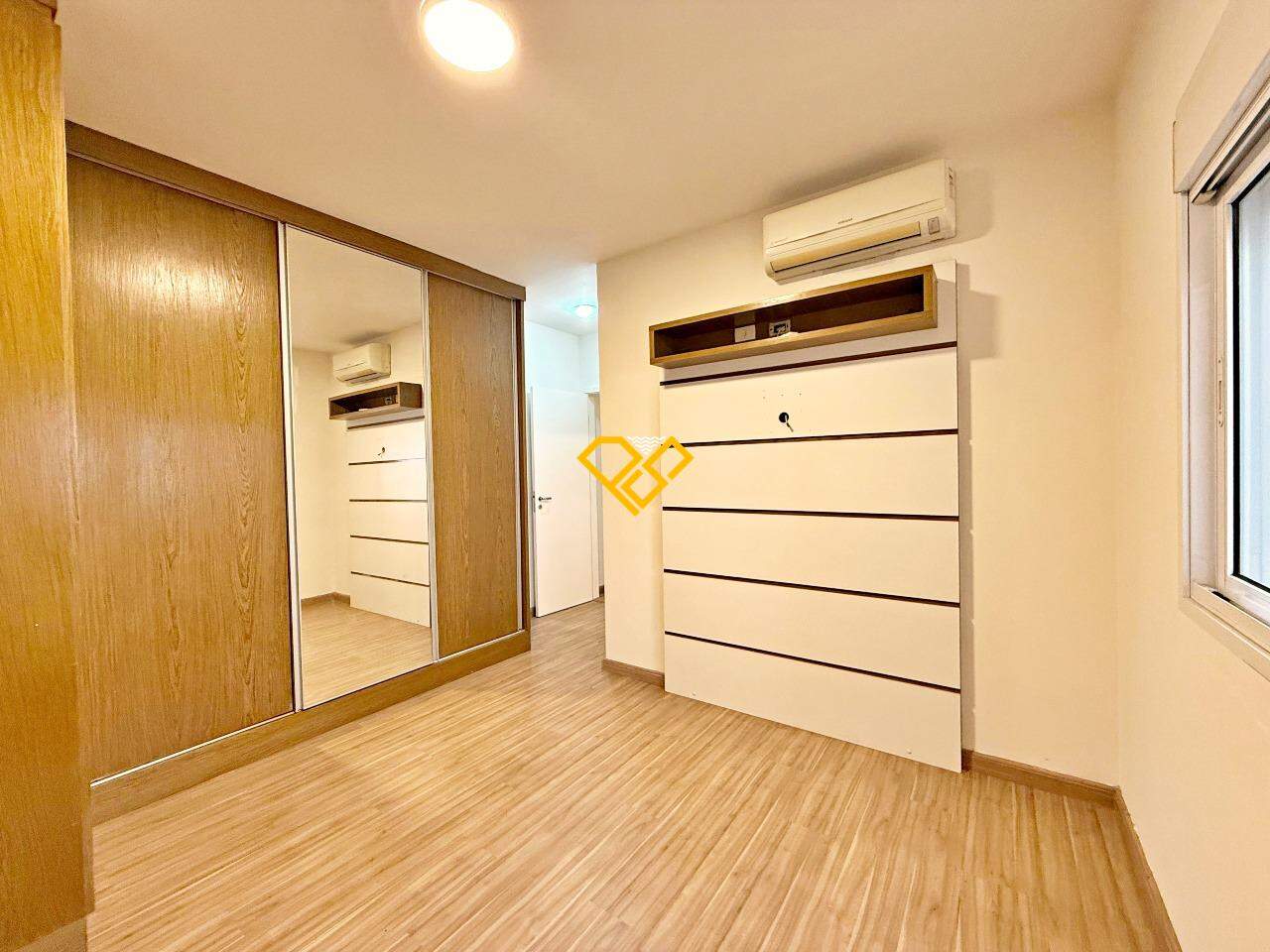 Apartamento à venda no Ponta da Praia: Dormitório 1 - suíte