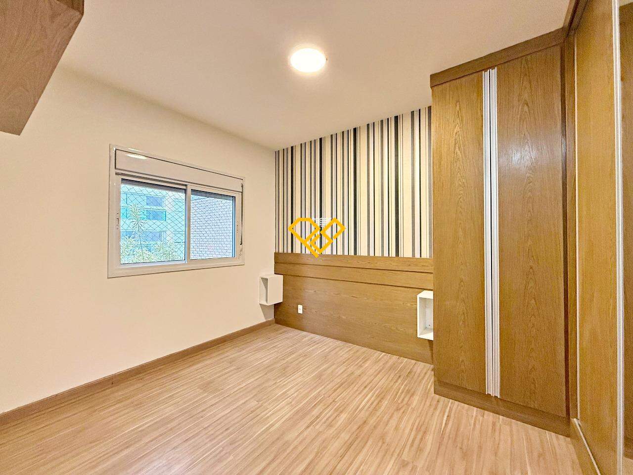 Apartamento à venda no Ponta da Praia: Dormitório 1 - suíte