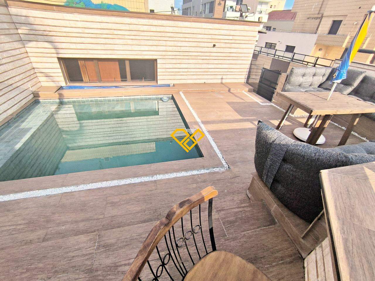Cobertura para aluguel no Aparecida: Piscina