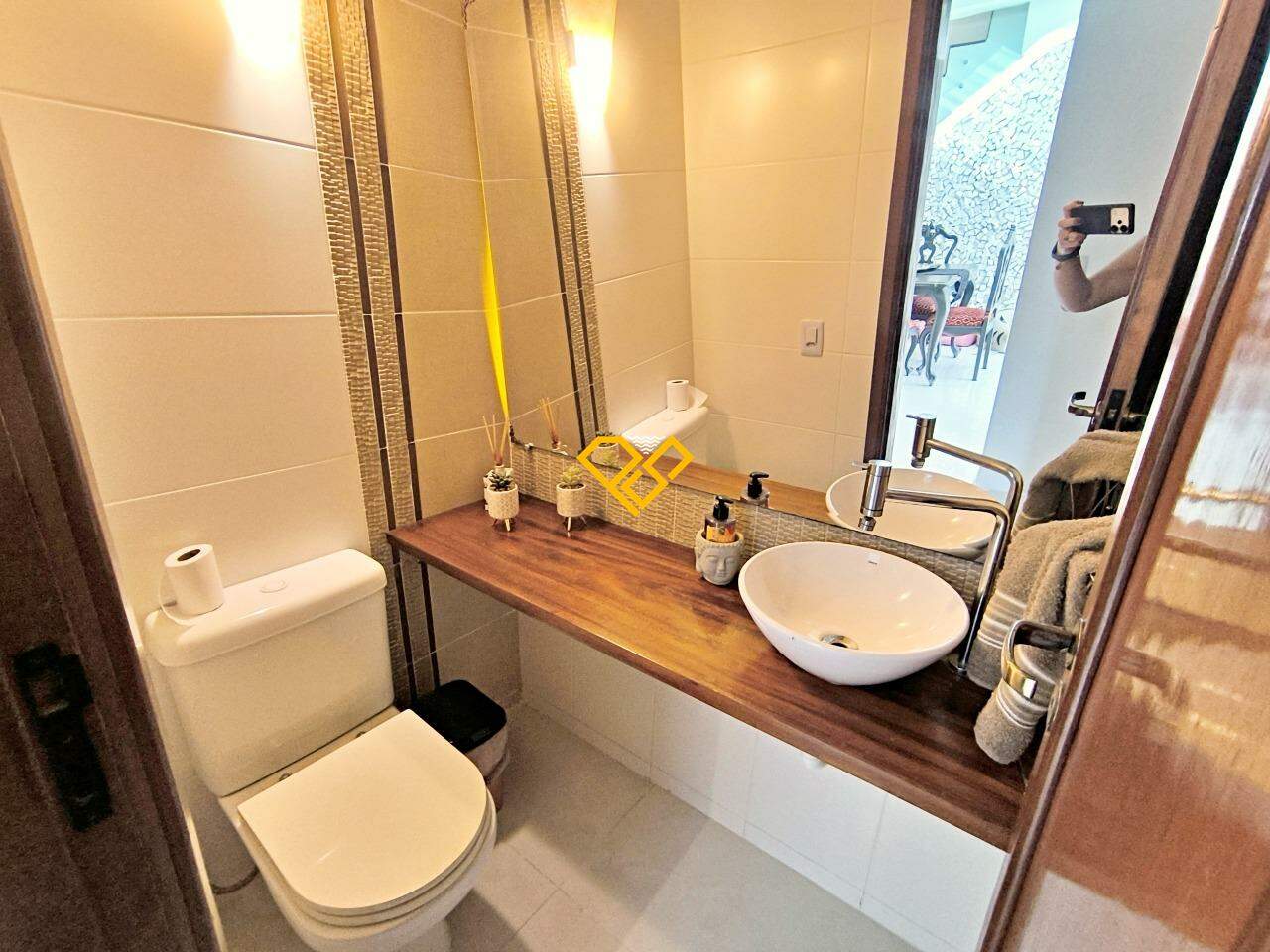 Cobertura para aluguel no Aparecida: Lavabo