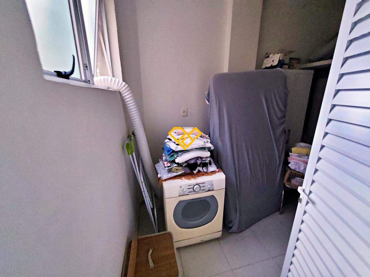 Apartamento à venda no Aparecida: Dependência