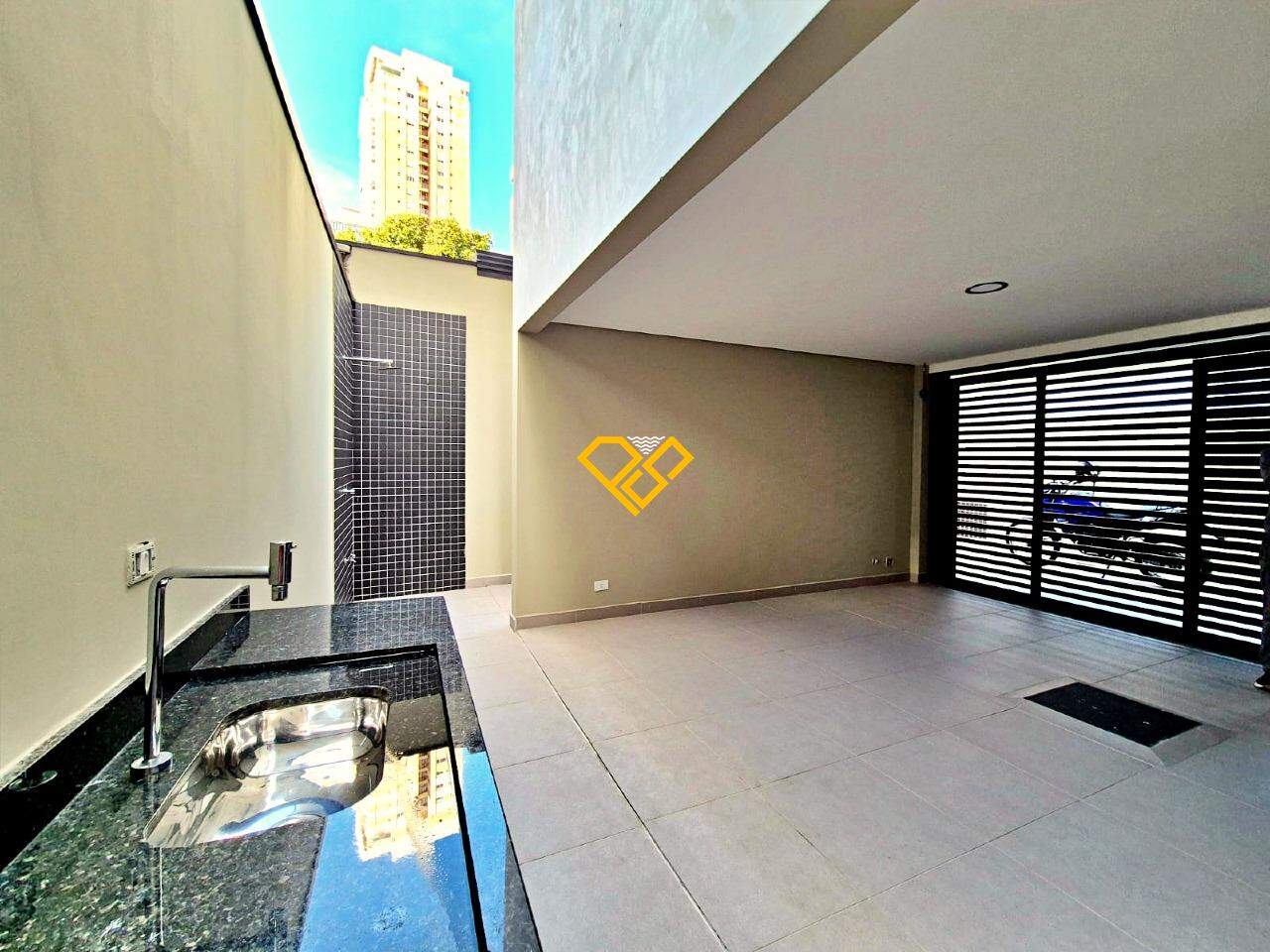 Casa à venda no Ponta da Praia: Garagem