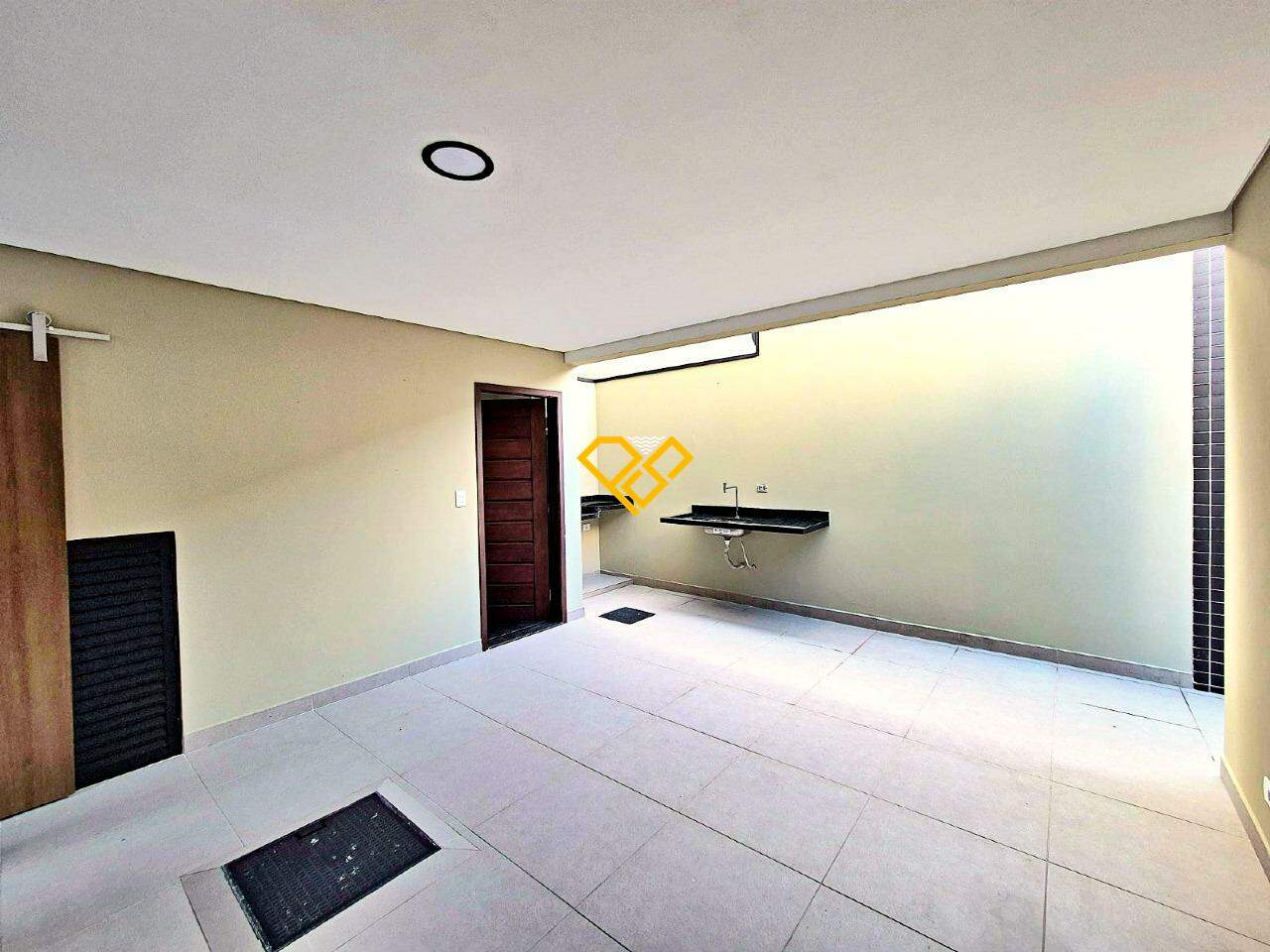 Casa à venda no Ponta da Praia: Garagem