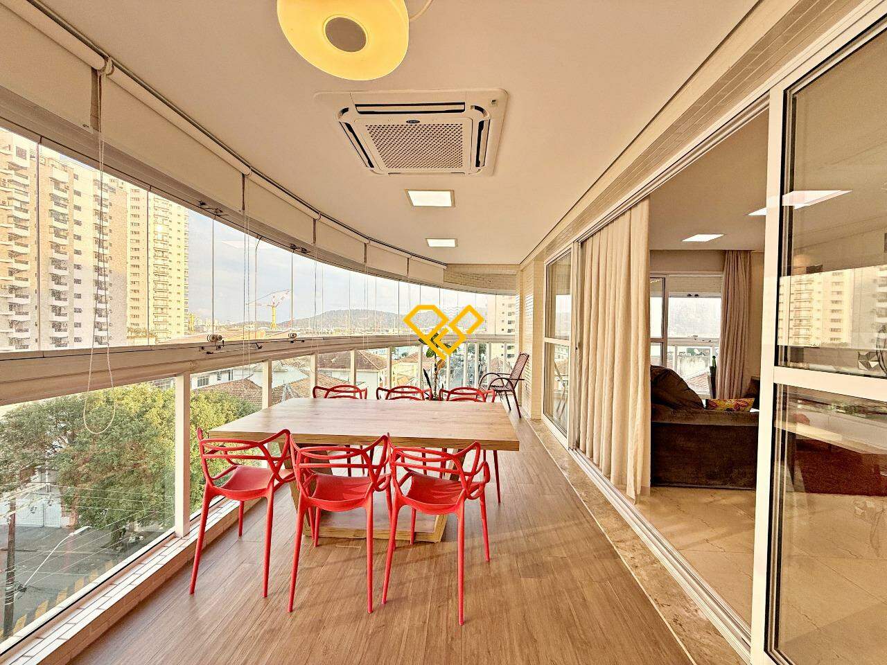 Apartamento à venda no Ponta da Praia: Varanda