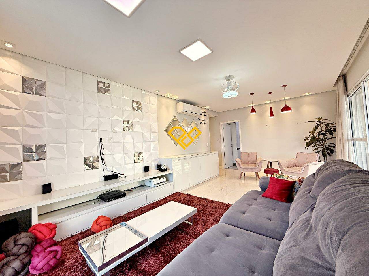 Apartamento à venda no Ponta da Praia: Sala