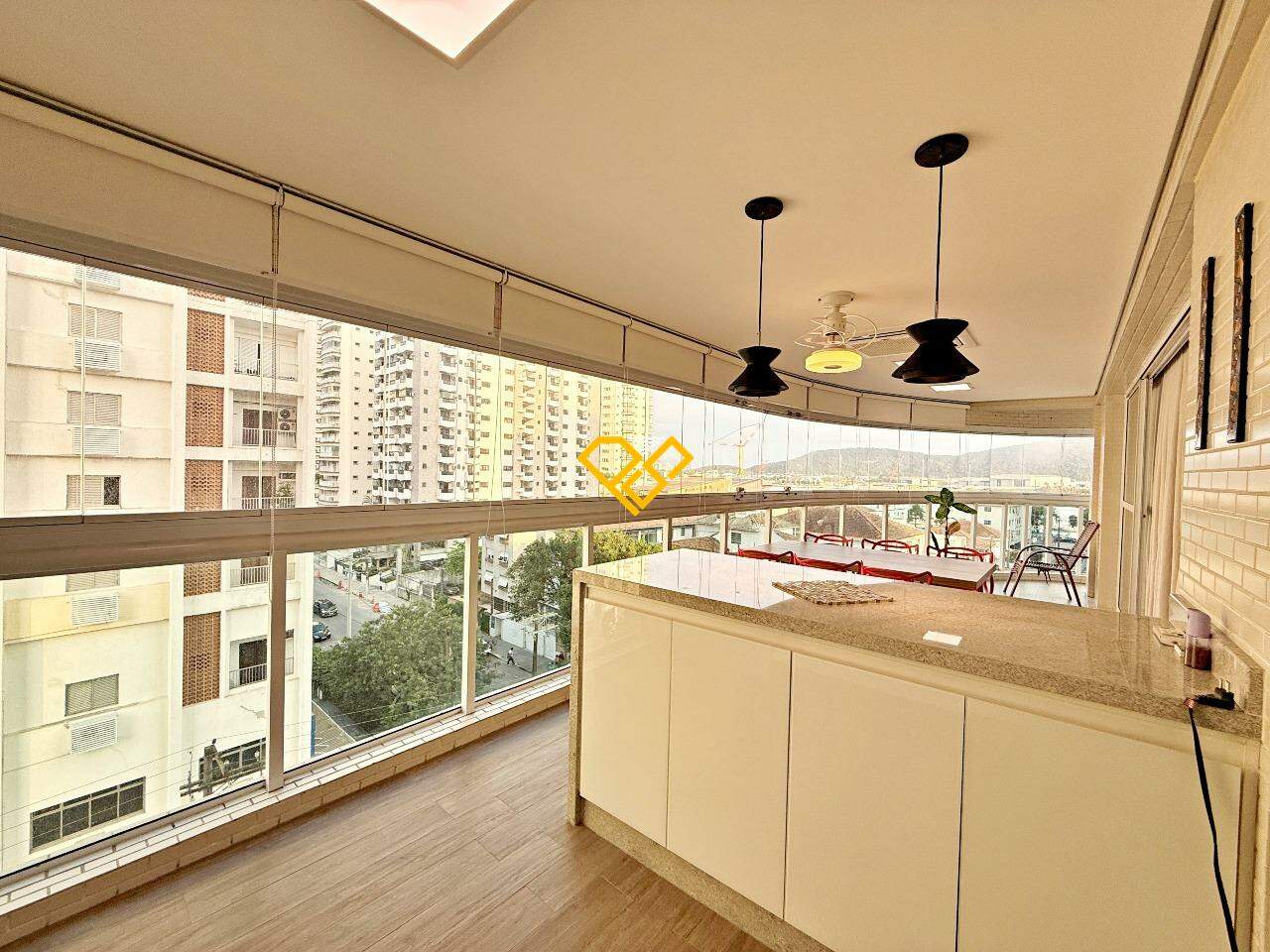 Apartamento à venda no Ponta da Praia: Varanda
