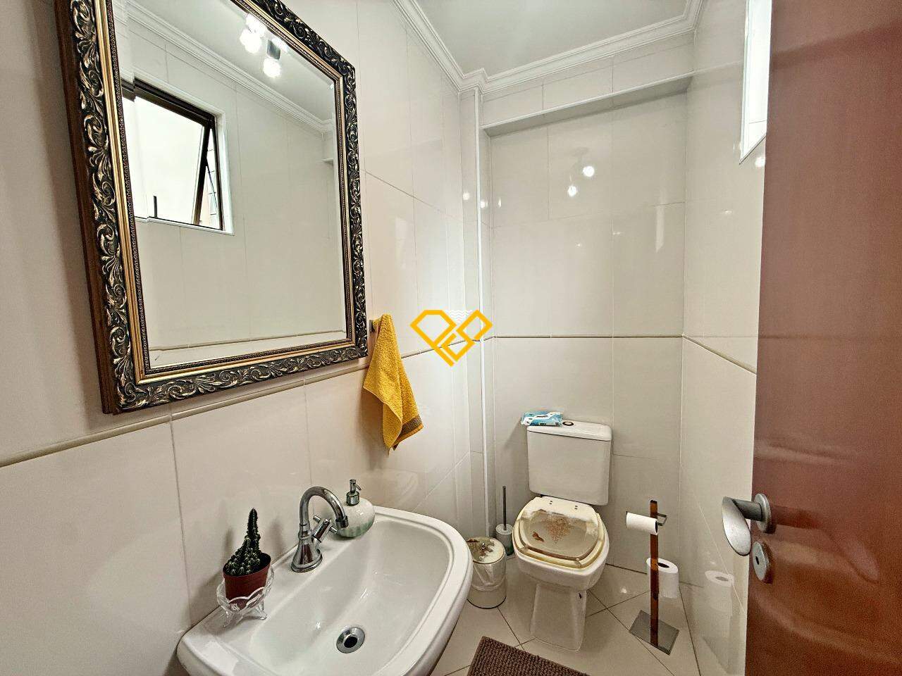 Apartamento à venda no Aparecida: Lavabo