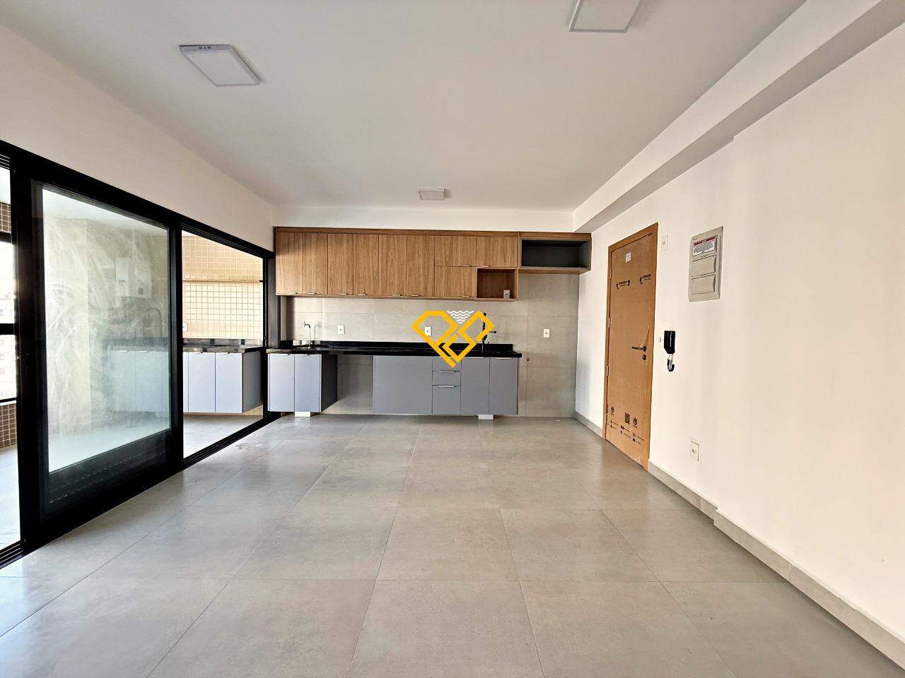 Apartamento à venda no Ponta da Praia: Sala e cozinha